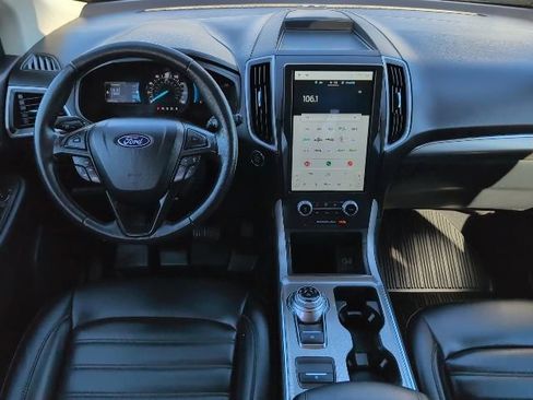 Used 2022 Ford Edge SEL w/ Convenience Package image 4
