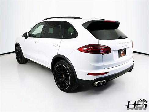 Used 2018 Porsche Cayenne S image 8
