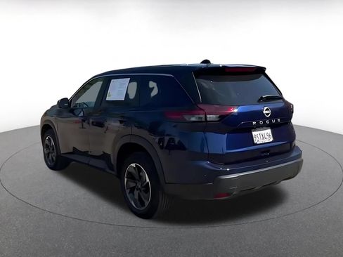 Used 2025 Nissan Rogue SV FWD image 11