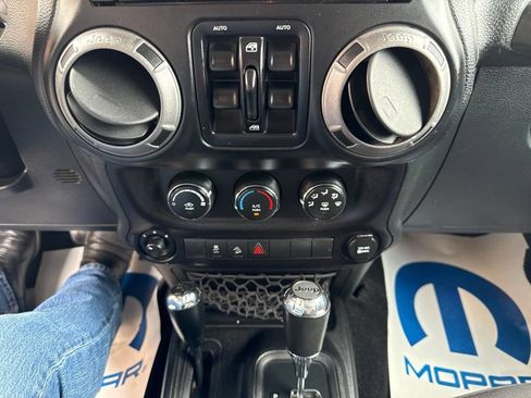 Used 2015 Jeep Wrangler Unlimited Sport w/ Quick Order Package 24S AWD/4WD image 15