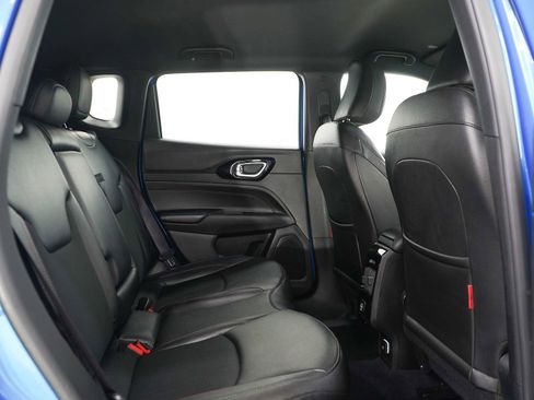 Used 2025 Jeep Compass Trailhawk AWD/4WD image 13