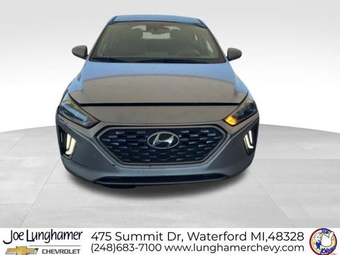 Used 2020 Hyundai Ioniq SE FWD image 2