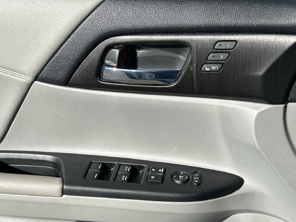 Used 2015 Honda Accord EX-L image 23