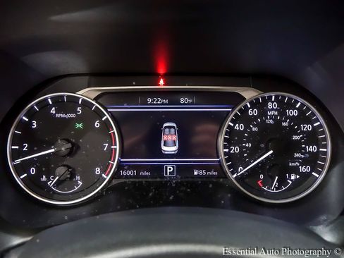Used 2025 Nissan Sentra SR FWD image 19