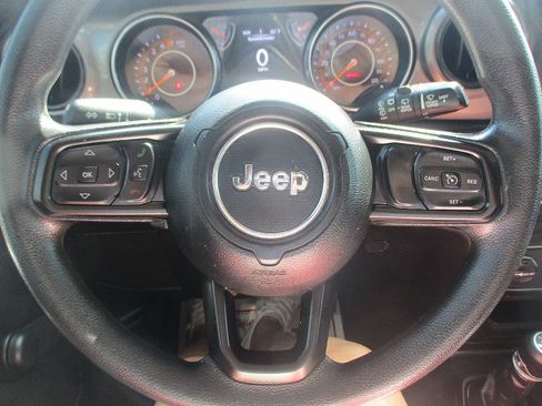 Used 2019 Jeep Wrangler Sport AWD/4WD image 9