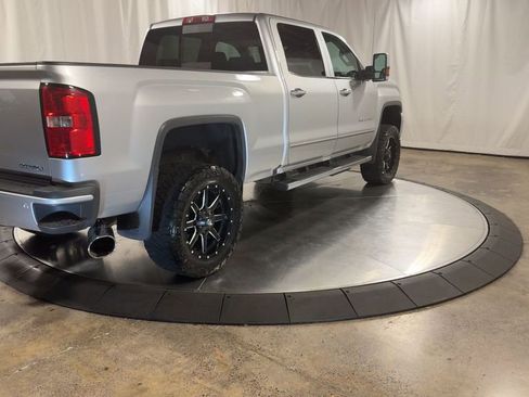 Used 2018 GMC Sierra 2500 Denali w/ Duramax Plus Package image 8
