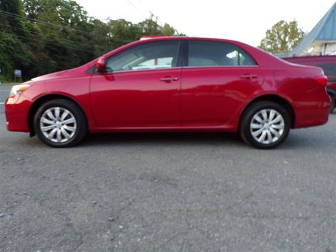 Used 2013 Toyota Corolla LE FWD image 12