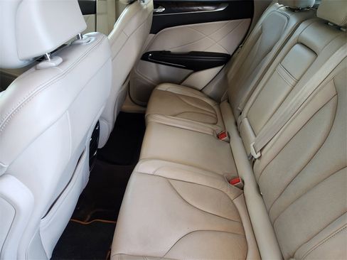 Used 2017 Lincoln MKC Reserve image 32