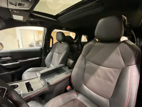 Certified 2025 Toyota Sienna XSE image 14