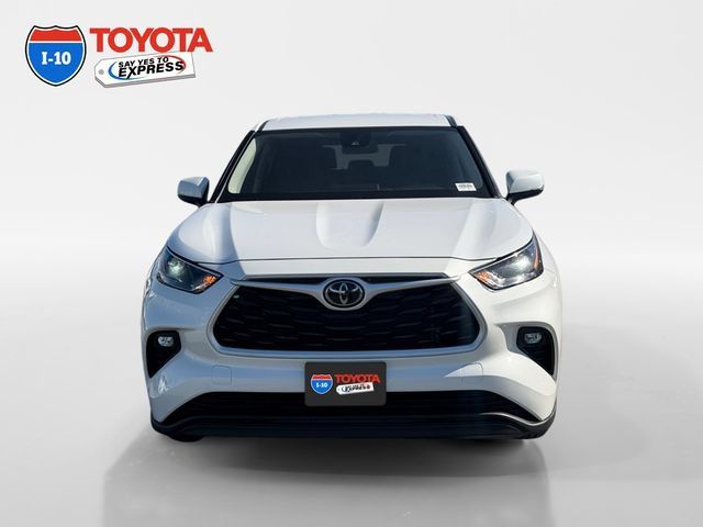Certified 2023 Toyota Highlander LE FWD image 8