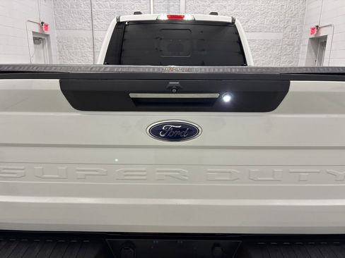 Used 2020 Ford F350 Lariat w/ Lariat Ultimate Package image 4