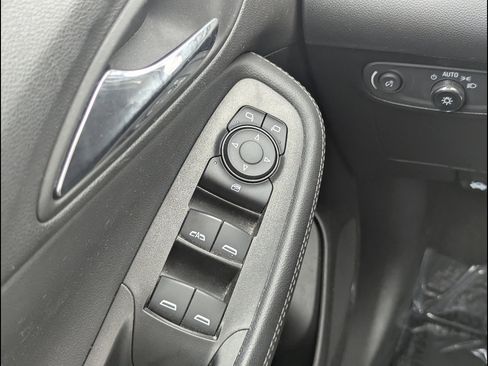Used 2023 Buick Encore GX Preferred w/ Cold Weather Comfort Package FWD image 27