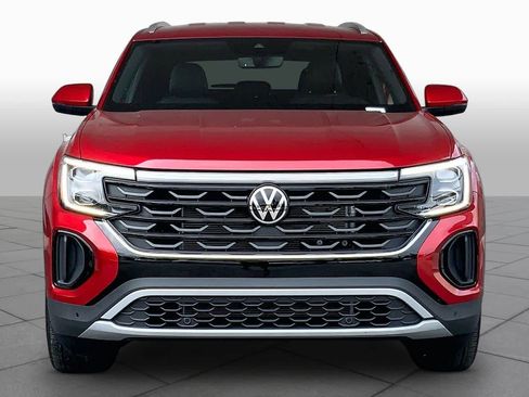 Used 2025 Volkswagen Atlas Cross Sport SE FWD image 4