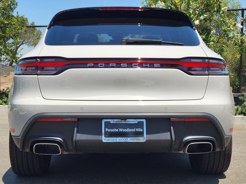 Used 2026 Porsche Macan AWD/4WD image 6