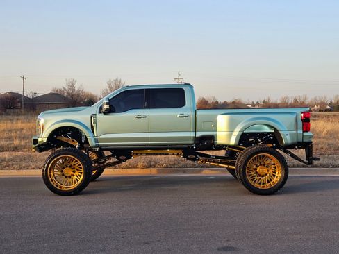 Used 2024 Ford F450 Platinum image 15