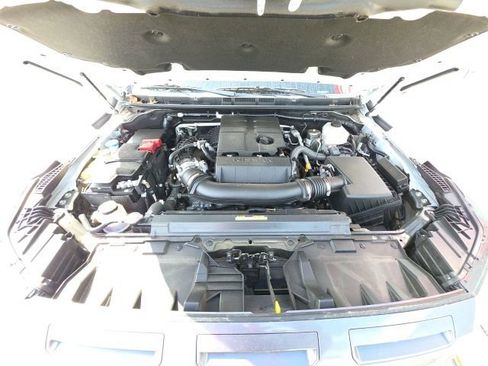 Used 2025 Nissan Frontier SV w/ SV Convenience Package image 29