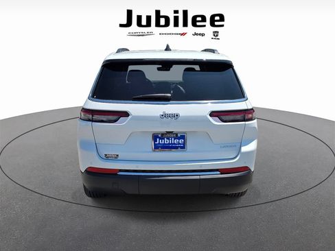 New 2026 Jeep Grand Cherokee L 2WD image 3