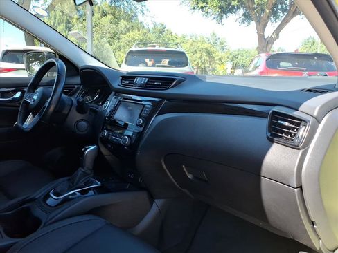 Used 2021 Nissan Rogue Sport SL image 19