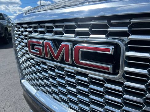 Used 2024 GMC Yukon Denali w/ Denali Reserve Package AWD/4WD image 9