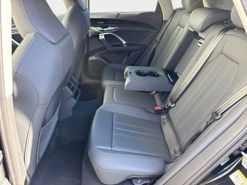 Certified 2025 Audi Q5 Premium Plus w/ Premium Plus AWD/4WD image 12