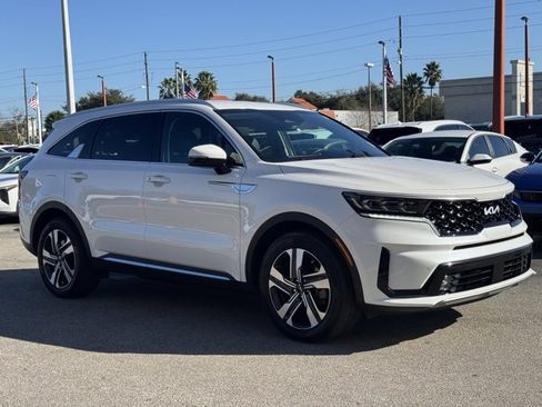 Certified 2022 Kia Sorento SX image 4