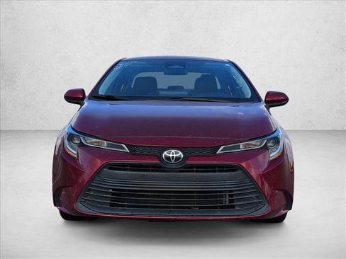 Used 2025 Toyota Corolla LE FWD image 2