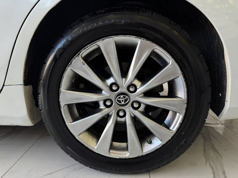 Used 2017 Toyota Camry XLE FWD image 9
