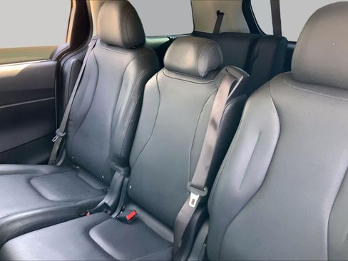 Used 2025 Kia Carnival SX Prestige FWD image 21