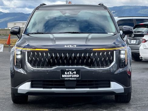 New 2026 Kia Carnival EX FWD image 10