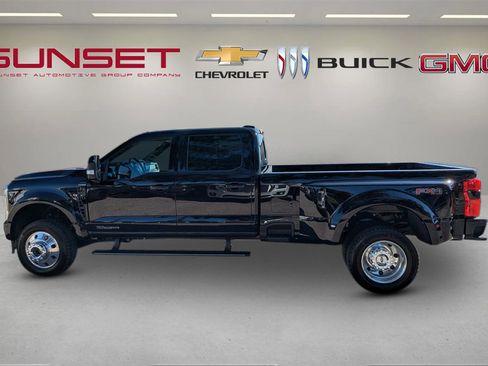 Used 2025 Ford F450 Platinum w/ FX4 Off-Road Package image 7