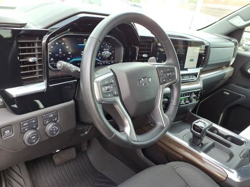 Used 2025 Chevrolet Silverado 1500 RST w/ Convenience Package II AWD/4WD image 8