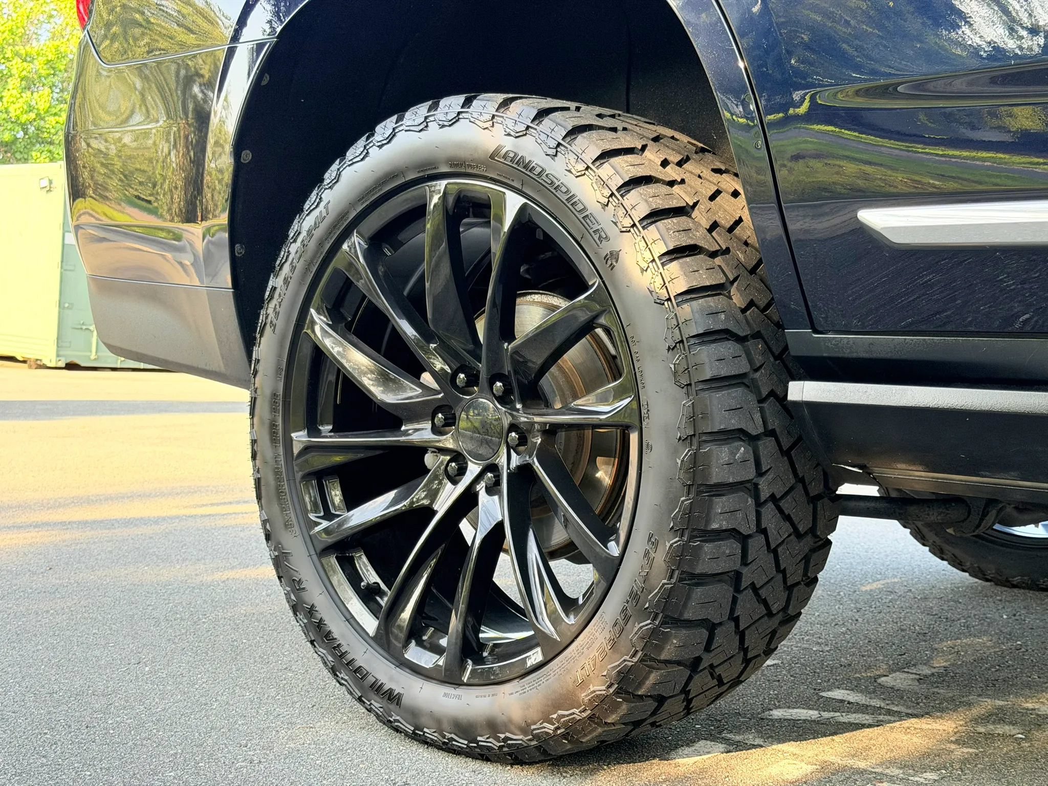 Used 2021 GMC Yukon Denali w/ Denali Premium Package AWD/4WD image 19