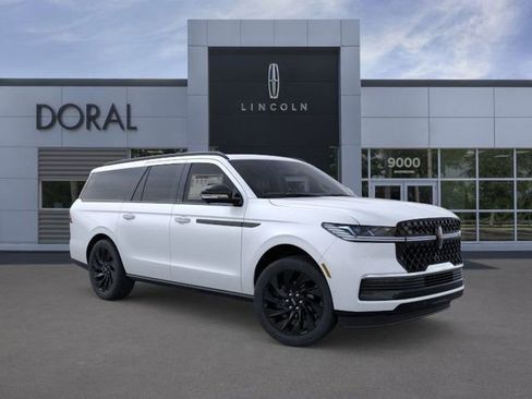 New 2025 Lincoln Navigator L Reserve w/ Jet Appearance Package AWD/4WD image 7