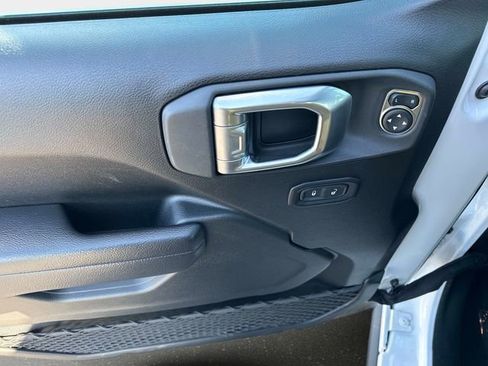 Used 2022 Jeep Wrangler Unlimited Sport image 14