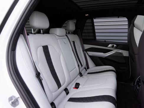 Used 2022 BMW X5 M w/ Competition Package 2 image 29