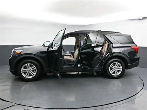 Used 2023 Ford Explorer XLT w/ Equipment Group 202A image 30