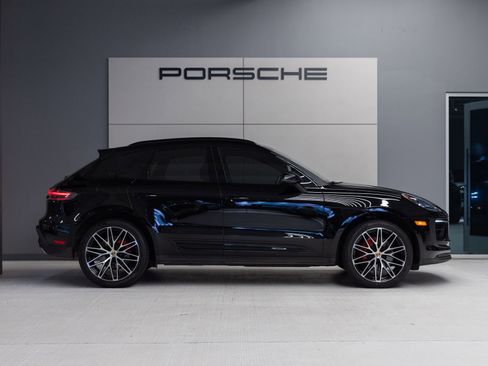 Certified 2024 Porsche Macan S image 8
