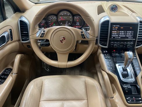 Used 2012 Porsche Cayenne image 17