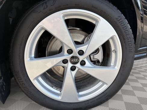 Certified 2025 Audi Q5 Prestige w/ 20" Wheel Package AWD/4WD image 9