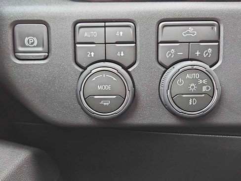 New 2026 Chevrolet Silverado 1500 LT Trail Boss w/ Convenience Package II image 19