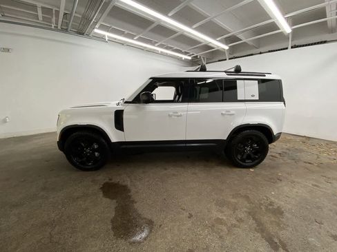 Used 2020 Land Rover Defender 110 HSE image 3