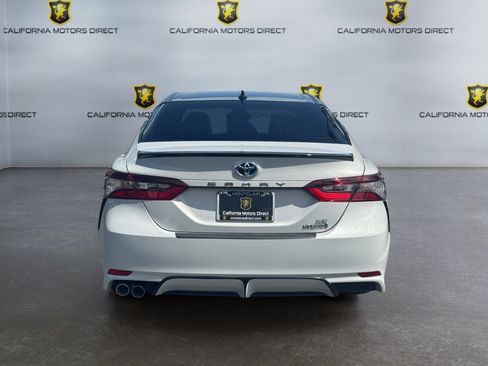 Used 2022 Toyota Camry SE FWD image 4