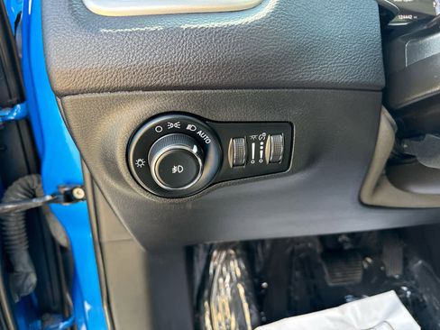 Used 2018 Jeep Compass Latitude w/ Popular Equipment Group AWD/4WD image 17