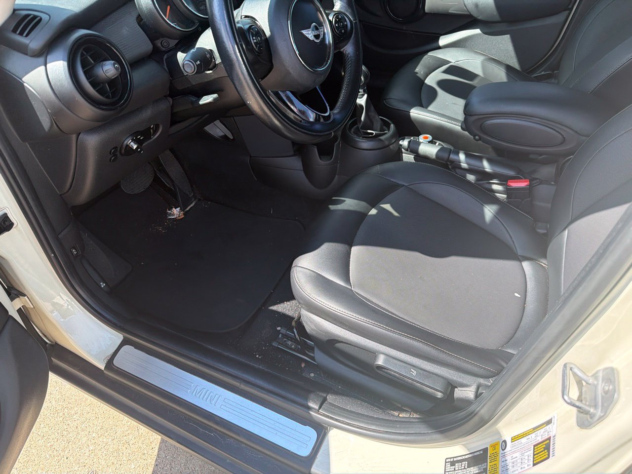 Used 2018 MINI Cooper 4-Door Hardtop FWD image 8