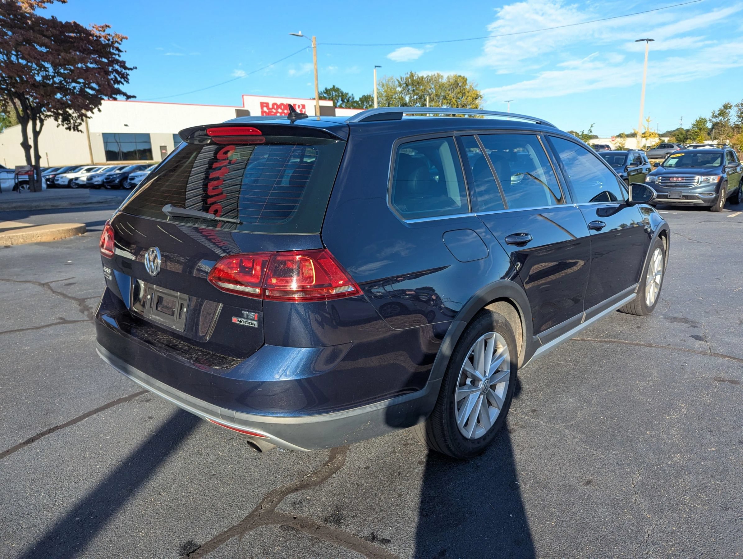Used 2017 Volkswagen Golf Alltrack S AWD/4WD image 7