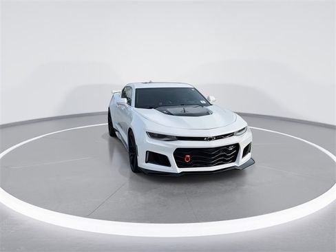 Used 2019 Chevrolet Camaro ZL1 image 1