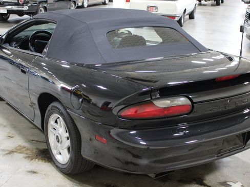Used 1995 Chevrolet Camaro Z28 RWD image 31