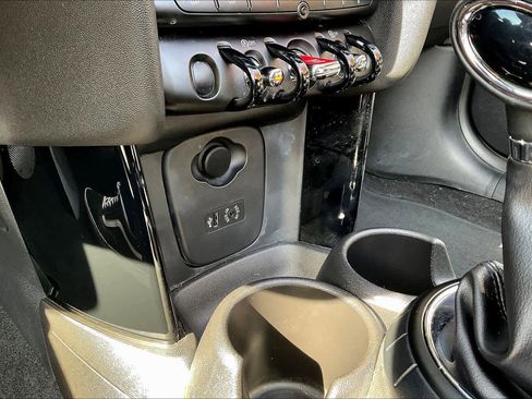 Used 2017 MINI Cooper S image 34