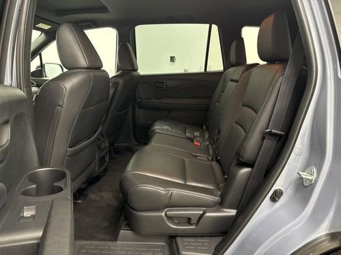 Used 2023 Honda Passport EX-L image 16