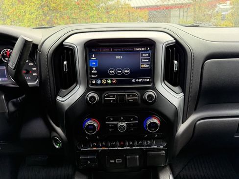 Used 2020 Chevrolet Silverado 1500 LT Trail Boss image 22